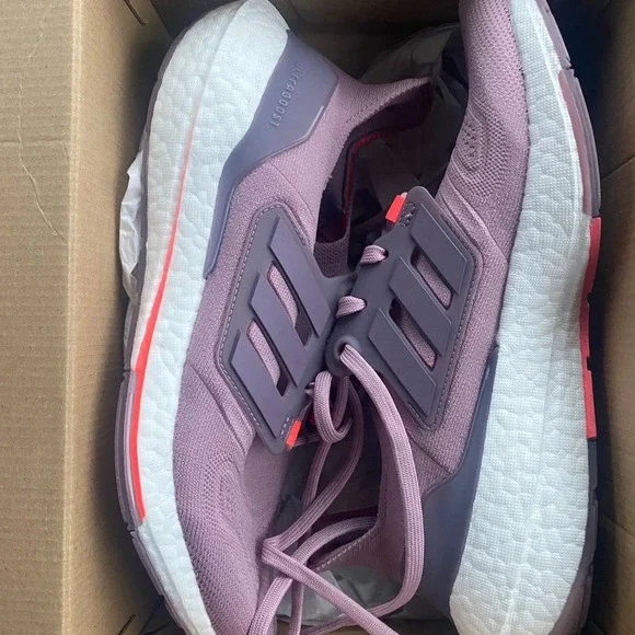 Adidas Ultraboost 22 Women's Magic Purple Shoes NIB - Picture 9 of 9